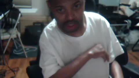 Snapshot of xxxonwheelz chatting on 06-26-26, 05:12 xxxonwheelz online show from 06-26-26, 05:12