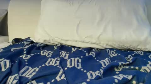 Snapshot of xxxvibesxo chatting on 02-17-25, 06:59 Lil Luna online show from 02-17-25, 06:59
