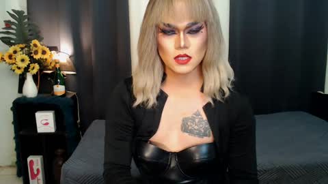 QueenMarina online show from 12-24-24, 11:00