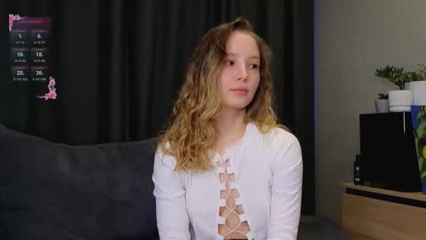 Snapshot of y0ur_sunshine__ chatting on 03-02-26, 12:35 Eva online show from 03-02-26, 12:35