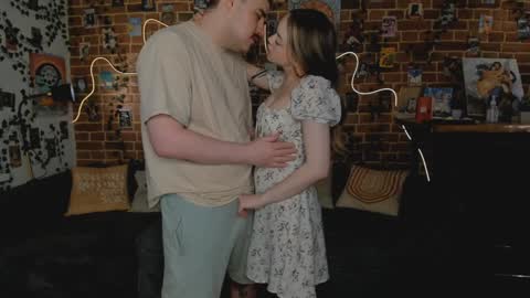 Snapshot of yami_yami_yami chatting on 01-24-25, 05:21 Mia and Andry online show from 01-24-25, 05:21