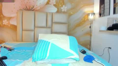 Naomi online show from 12-18-25, 09:10