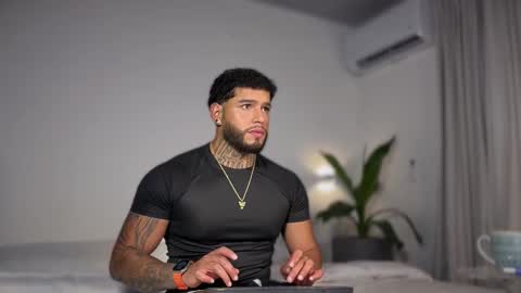 yamp sambrano online show from 11-12-25, 12:22