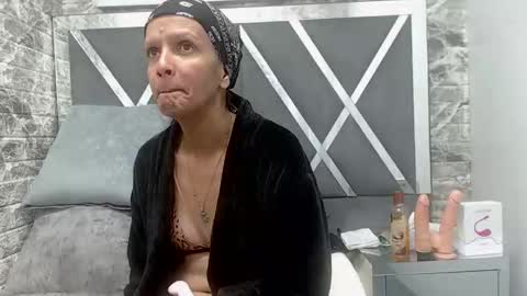 yanetrose online show from 09-22-25, 03:19