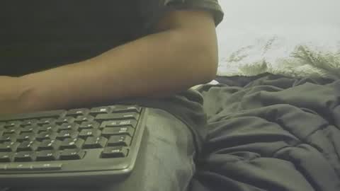 yangolox3 online show from 11-10-25, 01:48