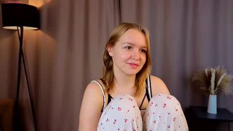 Kate online show from 10-20-25, 02:06