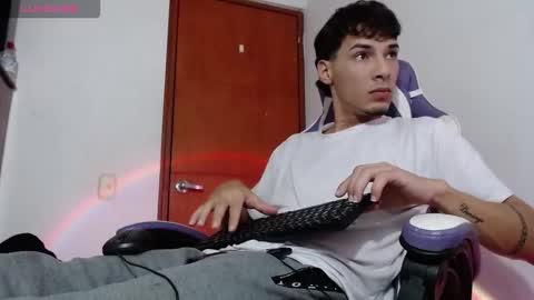 Snapshot of yankees_xxx chatting on 01-15-26, 12:26 yankees online show from 01-15-26, 12:26