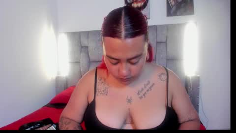 Snapshot of yara_flamer chatting on 12-04-25, 11:30 Yara online show from 12-04-25, 11:30