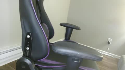 Snapshot of yarabrynnn chatting on 12-05-24, 06:22 YARA online show from 12-05-24, 06:22