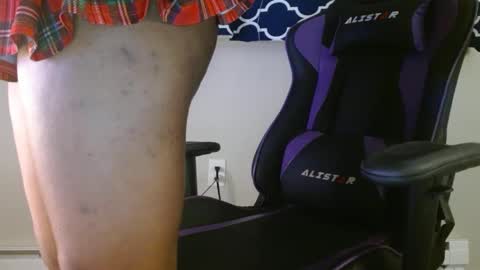 Snapshot of yarabrynnn chatting on 12-16-24, 12:06 YARA online show from 12-16-24, 12:06