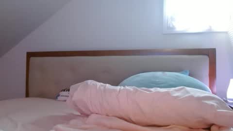 Snapshot of yarabrynnn chatting on 09-30-25, 04:45 YARA online show from 09-30-25, 04:45