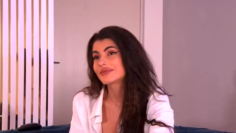 Snapshot of yasminaluna chatting on 11-14-25, 04:11 Yasmina online show from 11-14-25, 04:11