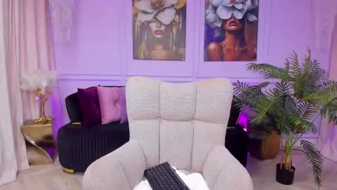 Snapshot of yasminwild chatting on 02-15-26, 07:51 yasminwild online show from 02-15-26, 07:51