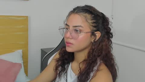 yaya23x online show from 01-15-25, 12:04