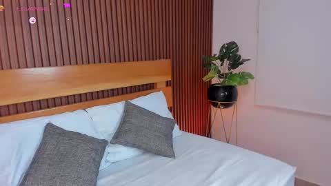 yaya23x online show from 09-26-25, 01:37