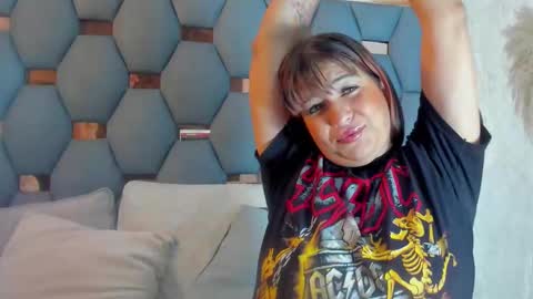 yayi derek  online show from 10-21-25, 11:33