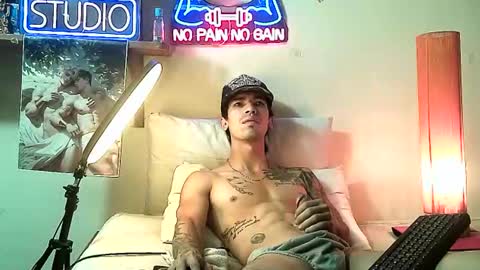 Snapshot of yeisoncastellanos1999 chatting on 11-30-25, 08:24 yeisoncastellanos1999 online show from 11-30-25, 08:24