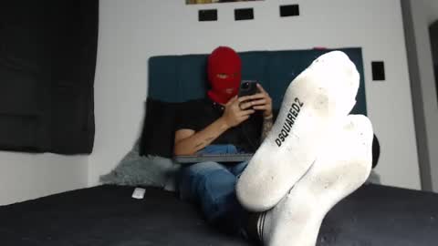 yeisongomezz online show from 09-29-25, 03:11