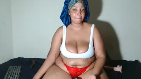 Snapshot of yellowmellow01 chatting on 02-28-26, 06:09 yellowmellow01 online show from 02-28-26, 06:09