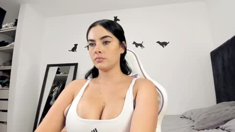 yenifer016 online show from 01-07-25, 02:31