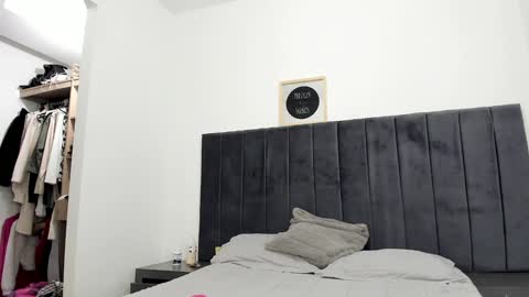 yenifer016 online show from 01-28-25, 05:00