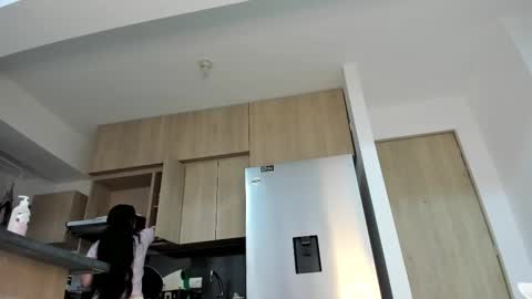 yenifer016 online show from 02-12-25, 10:48