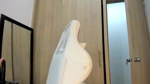 yenifer016 online show from 02-24-25, 03:55