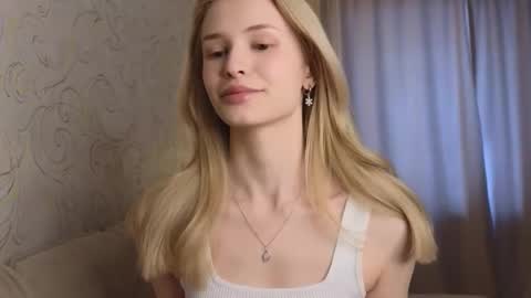 Snapshot of yennaone chatting on 02-04-26, 06:08 Yenna online show from 02-04-26, 06:08