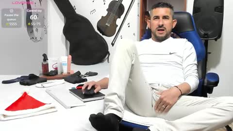 Snapshot of yeol_king chatting on 12-03-24, 06:17 Yeol online show from 12-03-24, 06:17