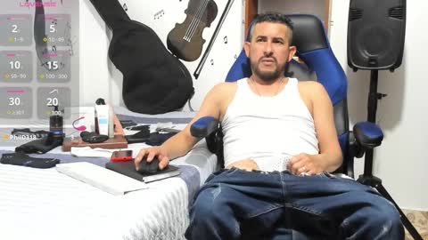 Snapshot of yeol_king chatting on 01-19-25, 01:10 Yeol online show from 01-19-25, 01:10