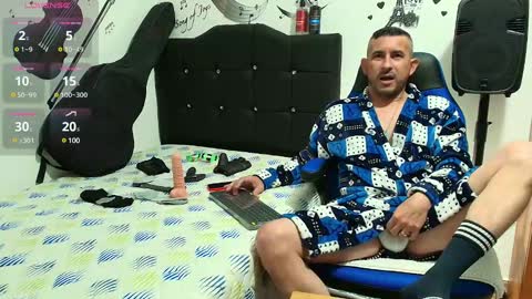 Snapshot of yeol_king chatting on 03-09-25, 04:22 Yeol online show from 03-09-25, 04:22