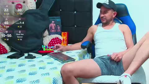 Snapshot of yeol_king chatting on 10-12-25, 03:11 Yeol online show from 10-12-25, 03:11