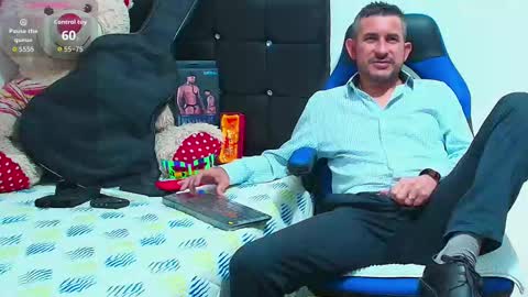 Snapshot of yeol_king chatting on 10-15-25, 06:30 Yeol online show from 10-15-25, 06:30