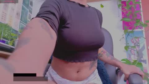 yeriawaddell  online show from 02-23-26, 09:12