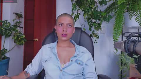 yeriawaddell  online show from 03-01-26, 10:23