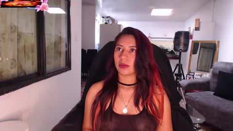 Snapshot of yes2802 chatting on 10-08-25, 02:36 Yesi online show from 10-08-25, 02:36