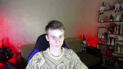 Snapshot of yes_cute_boy_ chatting on 01-12-26, 12:49 Eden online show from 01-12-26, 12:49