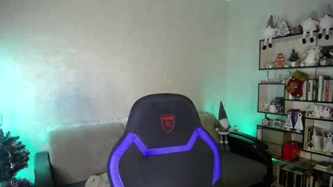 Snapshot of yes_cute_boy_ chatting on 01-12-26, 10:26 Eden online show from 01-12-26, 10:26