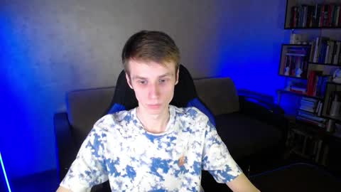 Snapshot of yes_cute_boy_ chatting on 02-09-26, 03:38 Eden online show from 02-09-26, 03:38