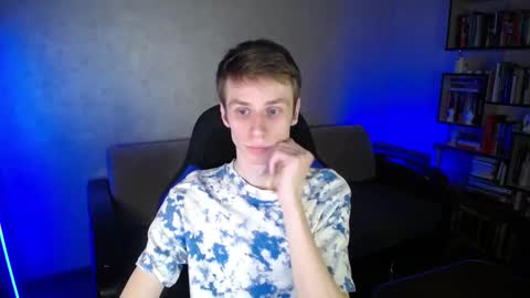 Snapshot of yes_cute_boy_ chatting on 02-10-26, 02:10 Eden online show from 02-10-26, 02:10