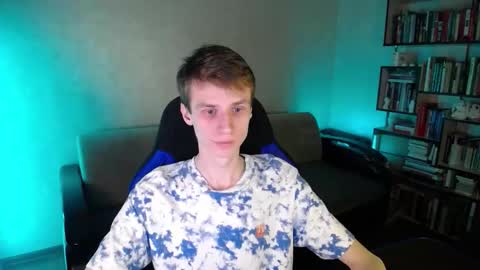 Snapshot of yes_cute_boy_ chatting on 02-14-26, 06:04 Eden online show from 02-14-26, 06:04