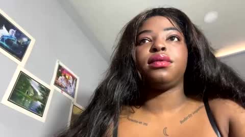 Snapshot of yes_mia_yes chatting on 02-16-25, 03:16 gomez5 online show from 02-16-25, 03:16