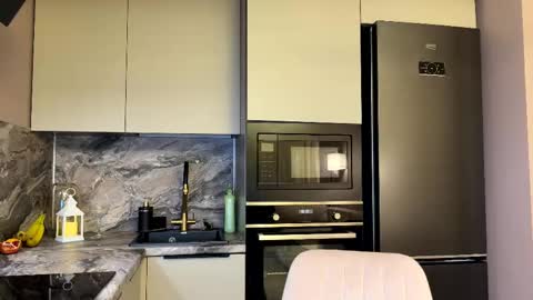 Zlata online show from 11-18-25, 04:00