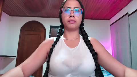 Snapshot of yesie_hot2 chatting on 03-05-25, 02:14 yesie_hot2 online show from 03-05-25, 02:14