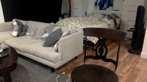 yesplesae online show from 01-13-25, 04:07