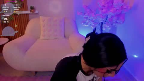 Snapshot of yess__daddy chatting on 09-25-25, 11:03 yess__daddy online show from 09-25-25, 11:03