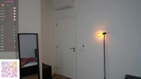 Kiki online show from 11-22-25, 03:55