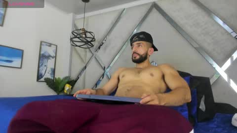 Yiyo online show from 01-10-25, 07:46