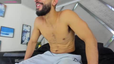 Yiyo online show from 01-28-25, 04:29