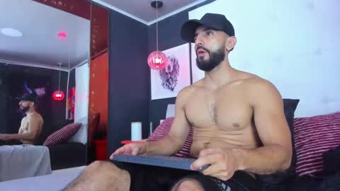 Yiyo online show from 02-11-25, 04:55